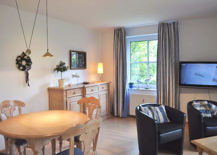 Ostseeallee 10 Nr 02 *